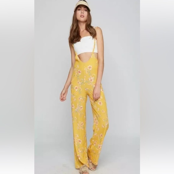 Free People - Picture 3 of 6